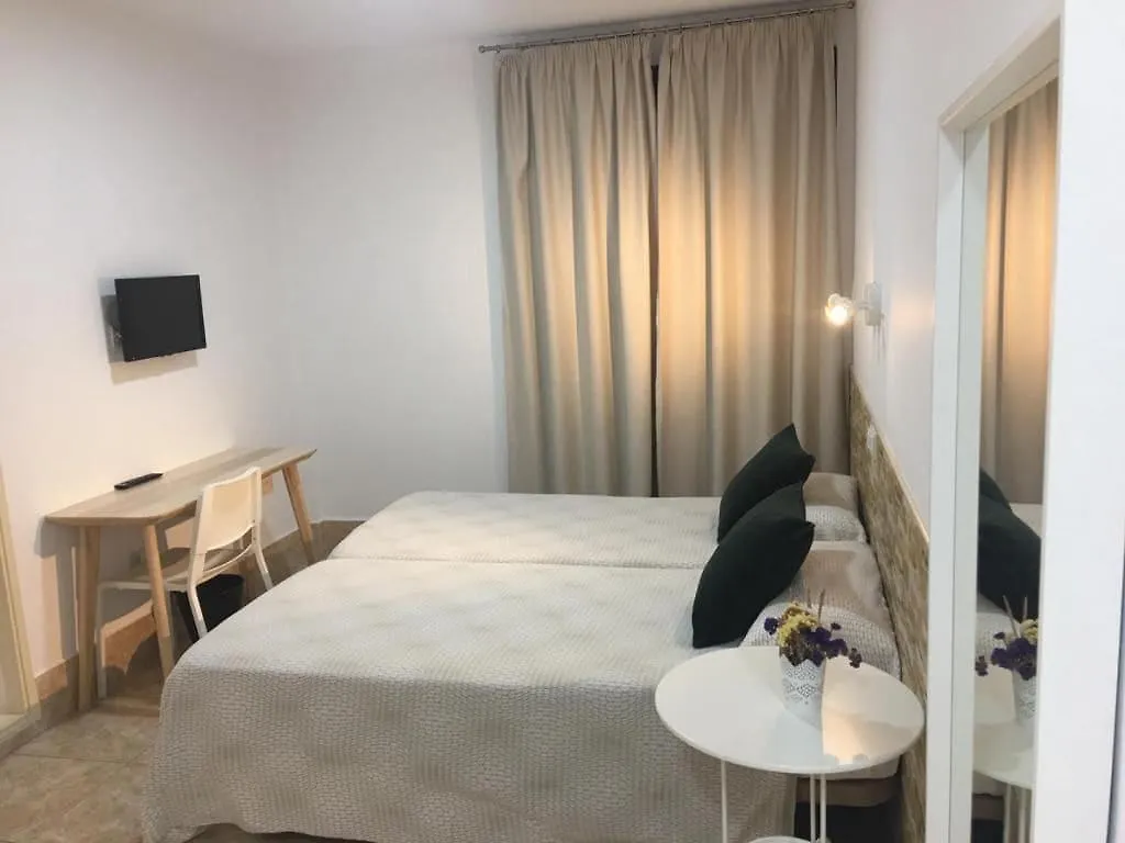 Hostal Residencia Cardona Arrecife  Ostello Arrecife (Lanzarote)