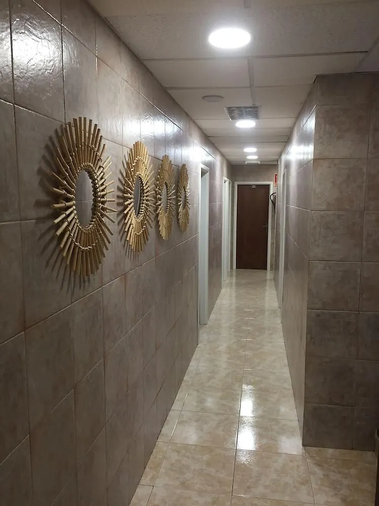 Hostal Residencia Cardona Arrecife  Ostello
