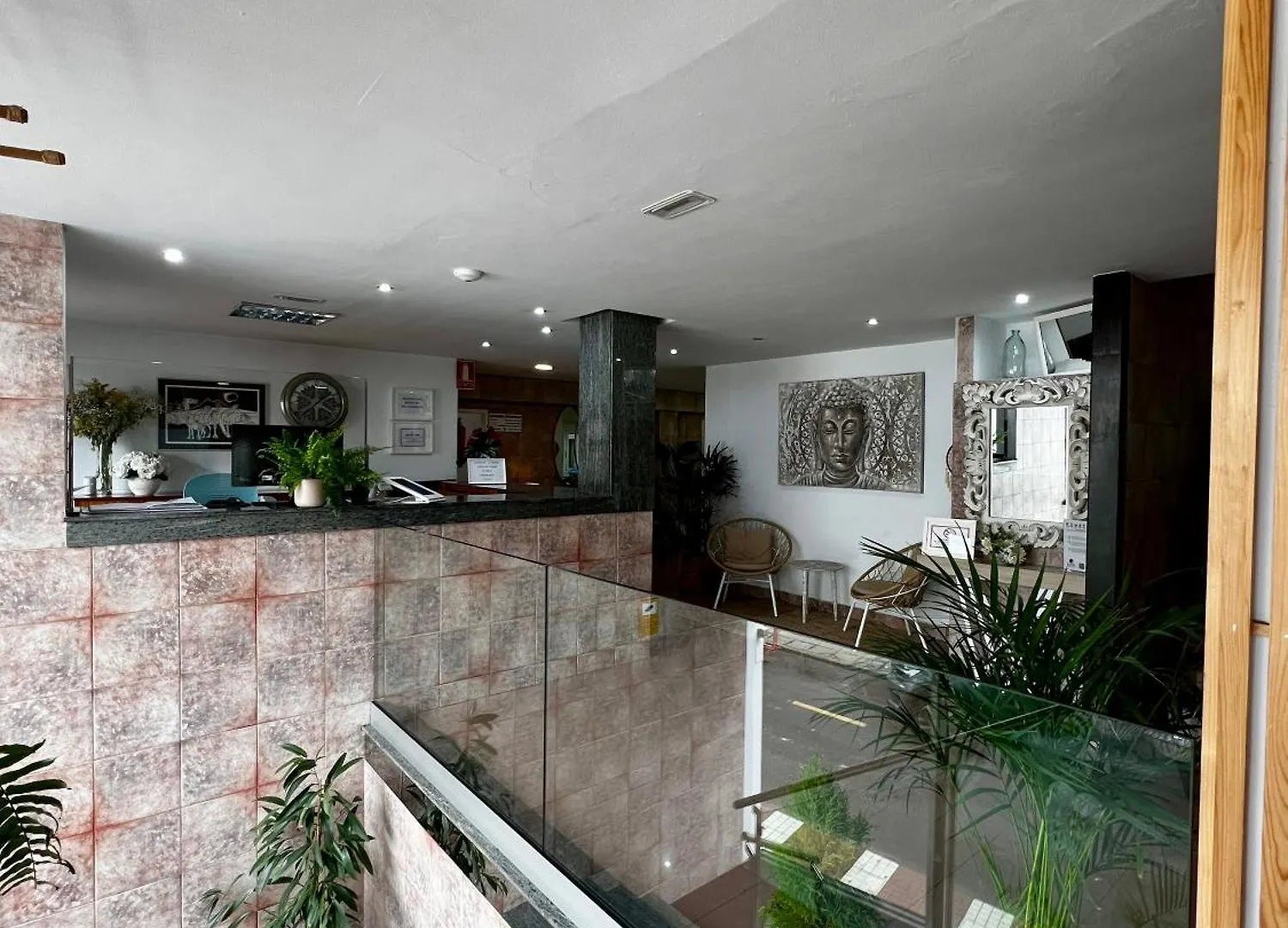 Hostal Residencia Cardona Arrecife  Ostello