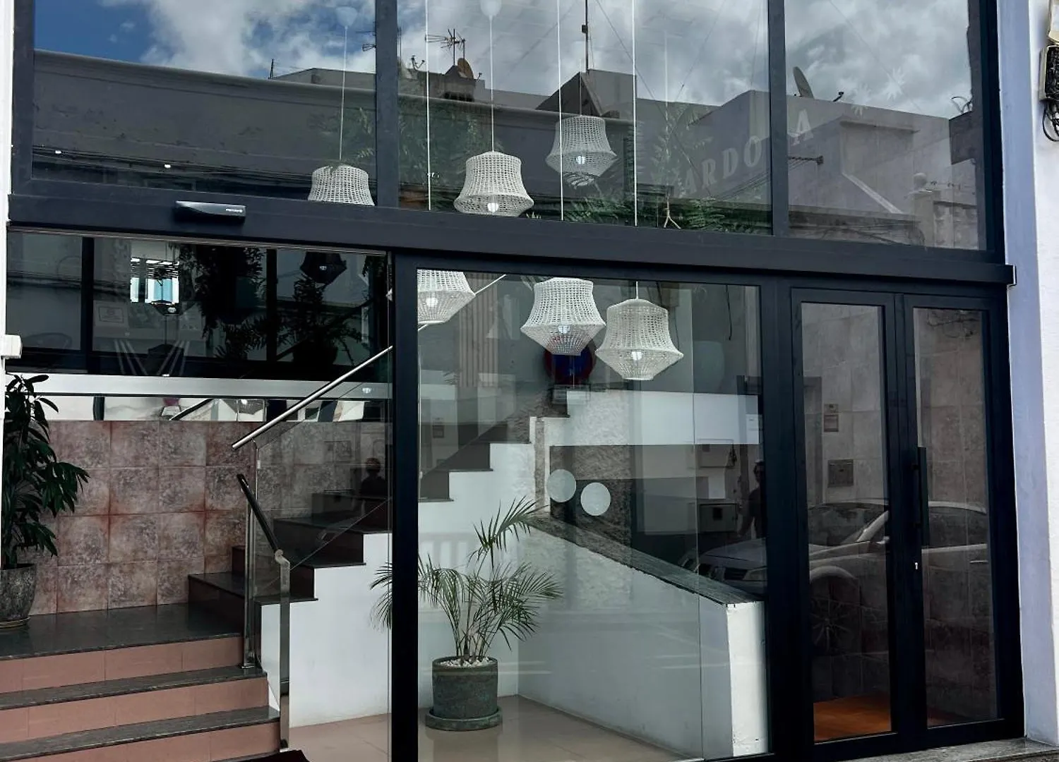Hostal Residencia Cardona Arrecife  Arrecife (Lanzarote)