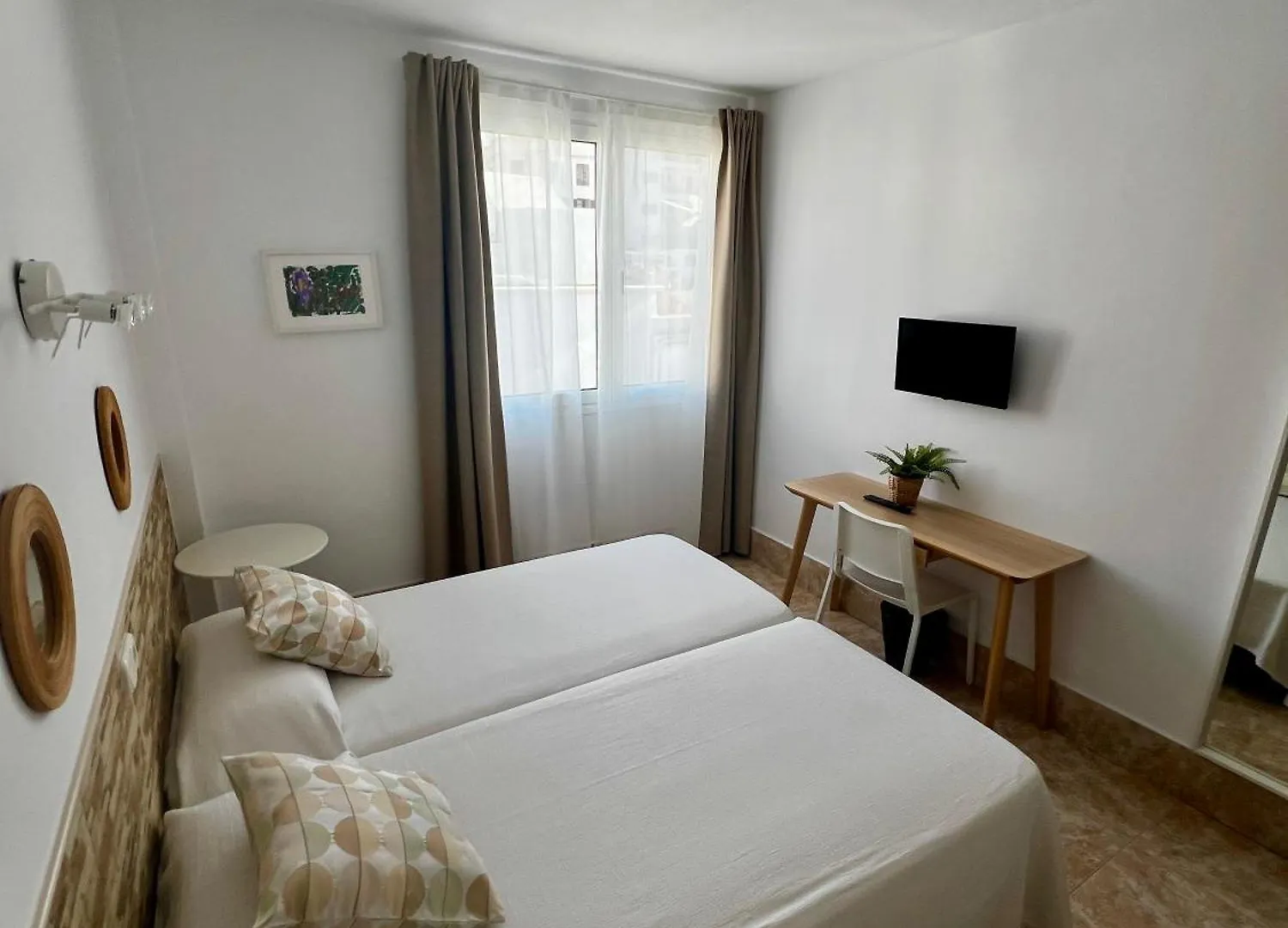 Hostal Residencia Cardona Arrecife  Ostello Arrecife (Lanzarote)