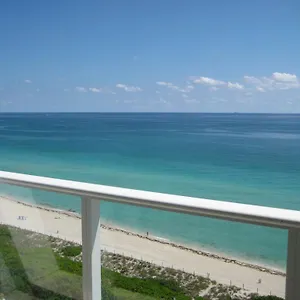 bach-bahamas-attic-playa-d-embossa.ibizaislandhotels.net/